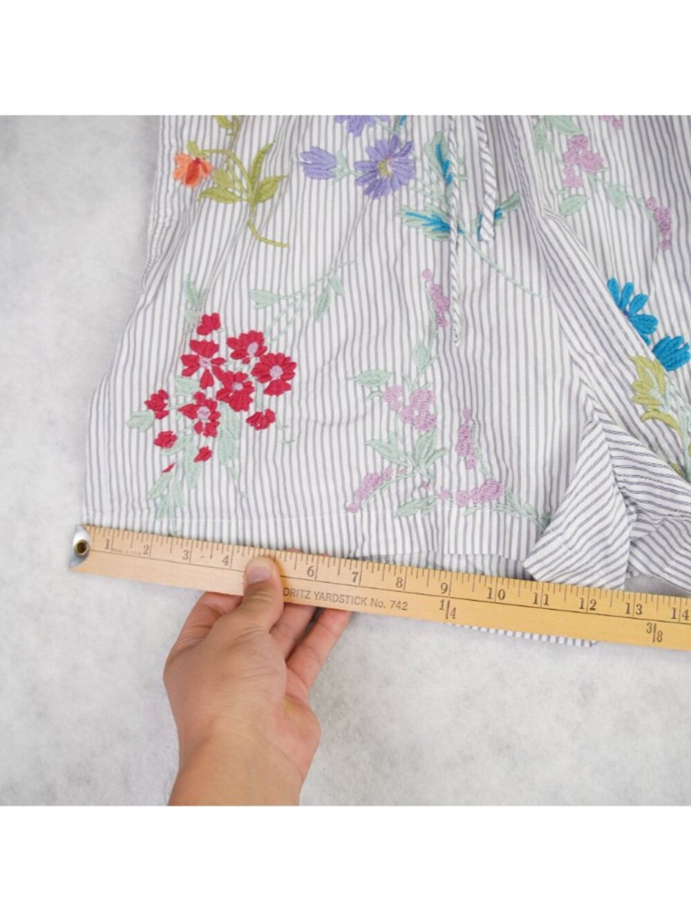 Johnny Was Workshop Womens Embroidered Floral Striped Cotton Shorts Size S EUC - Picture 7 of 8